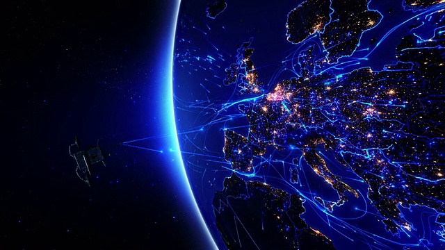 衛(wèi)星向地球發(fā)送信號。世界連接。歐洲。藍色的。