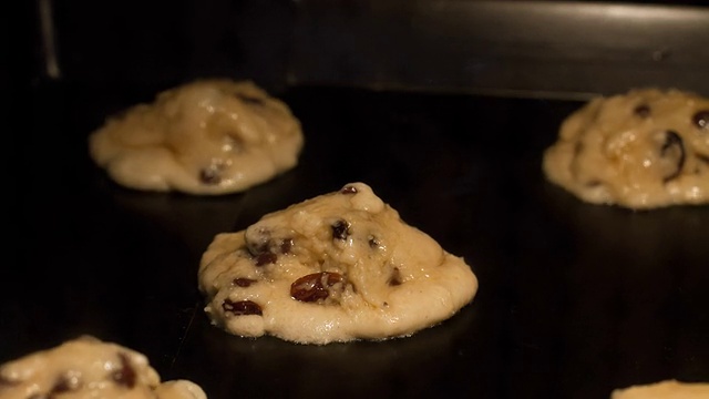 巧克力片和葡萄干饼干-时间推移高清