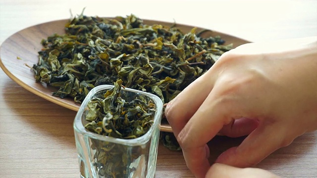 詳情圖-手置干綠茶葉
