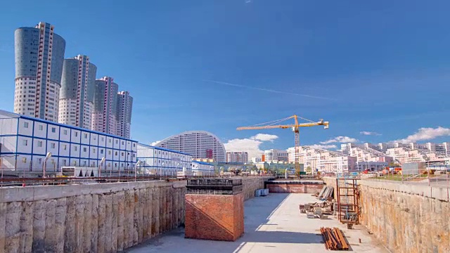 建设一条新的环形地铁线路。俄罗斯,莫斯科间隔拍摄