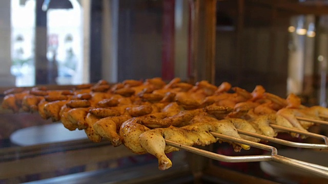 详情图-在牛排餐厅和快餐店做烤鸡