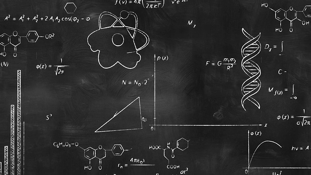 在黑色黑板上写科学公式