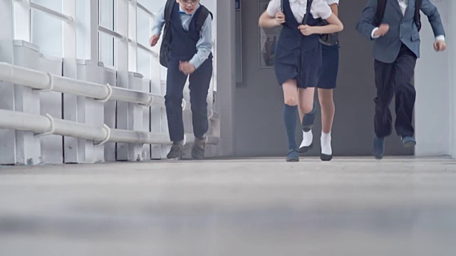 匆忙的學童