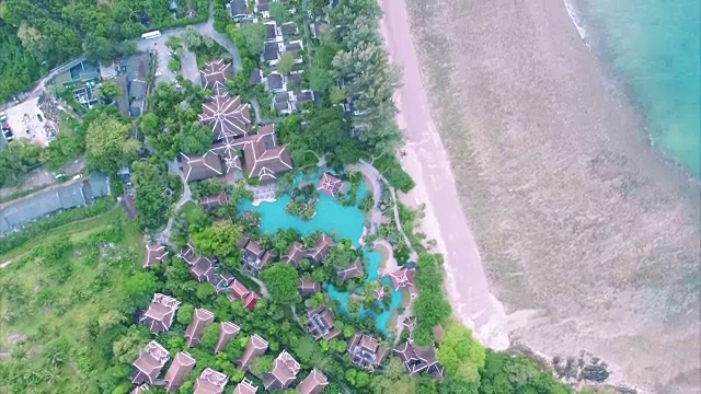 詳情圖-普吉島泰國懸停然后輕微移動拍攝的海灘住宅