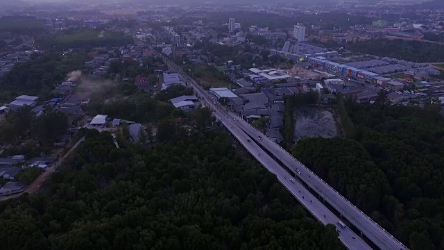 红树林上的新桥