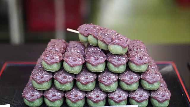 日本传统甜品，红豆绿茶和Mitarashi Dango