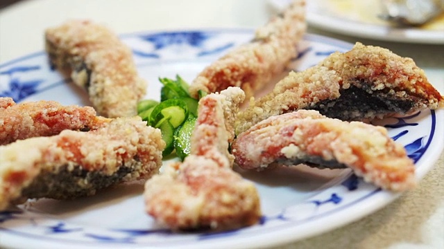 中国台湾菜油炸鳗鱼。夏天的健康医疗食品