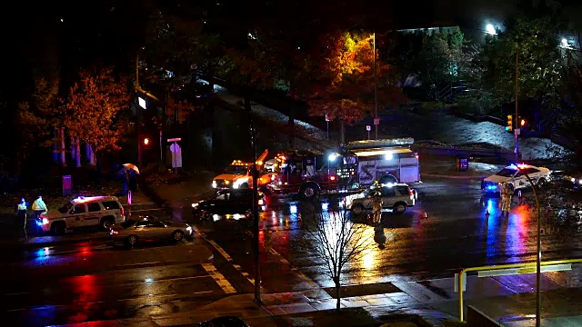 夜间车祸现场鸟瞰图