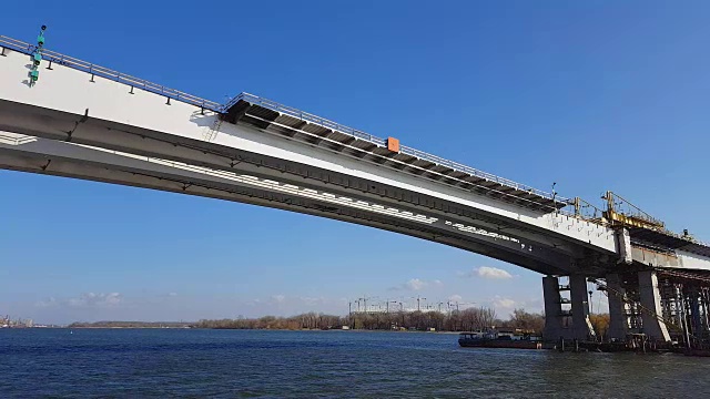 詳情圖-建造橫跨這條河的橋。
