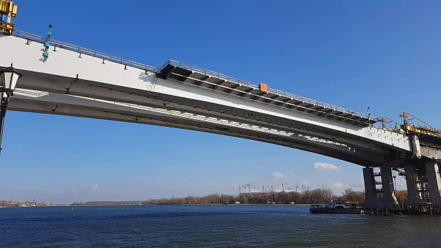 詳情圖-建造橫跨這條河的橋。