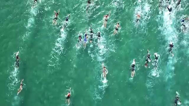 铁人三项游泳