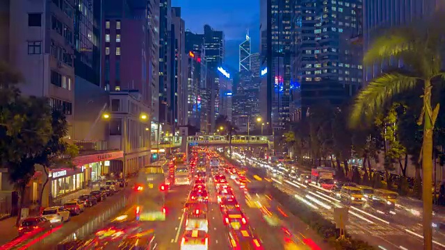 香港夜间的交通状况