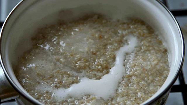 煮燕麦粥