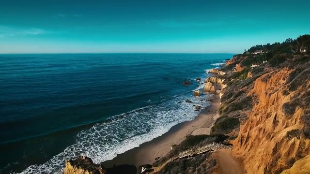 詳情圖-荒涼的野生El斗牛士海灘馬里布加利福尼亞航空海景-海浪與巖石