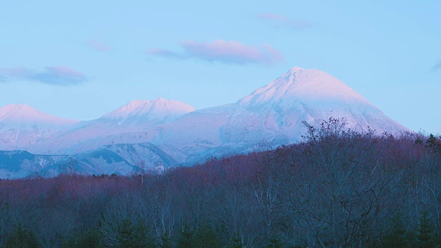 日本北海道知床国家公园的罗须山，4K拍摄