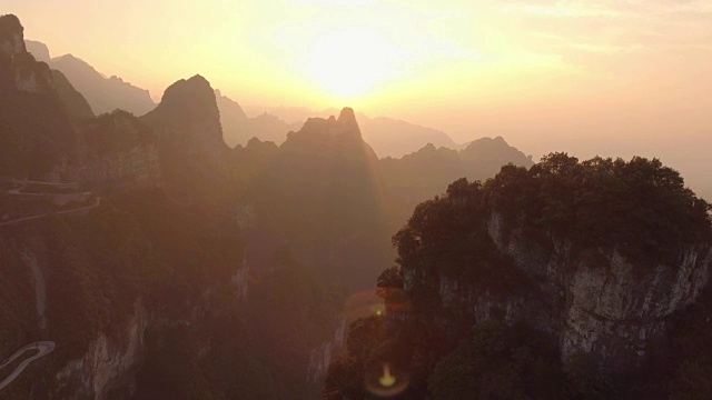 详情图-张家界的天门山
