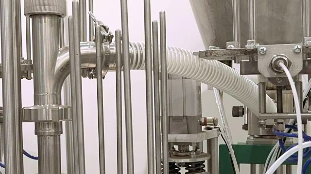 带有管道和阀门的容器和容器