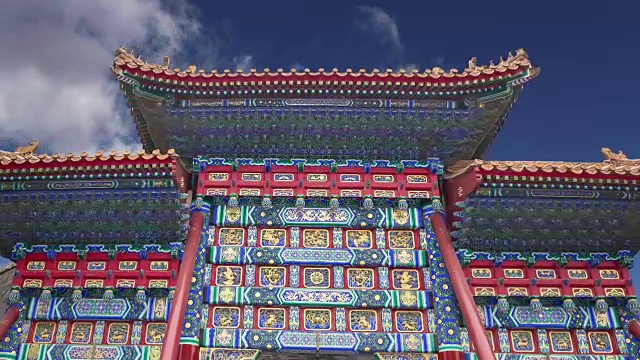 详情图-传统的中国古色古香的大门在北海公园——是一个皇家花园，在北京紫禁城的西北部，中国