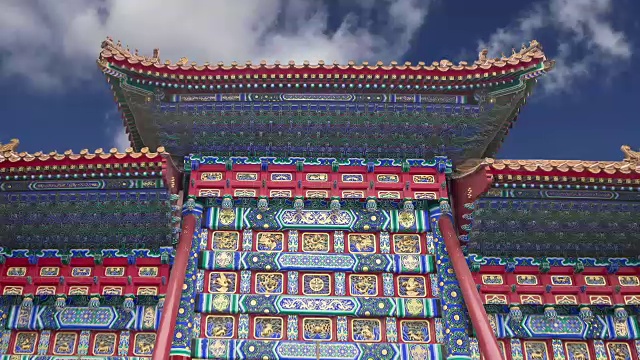 详情图-传统的中国古色古香的大门在北海公园——是一个皇家花园，在北京紫禁城的西北部，中国