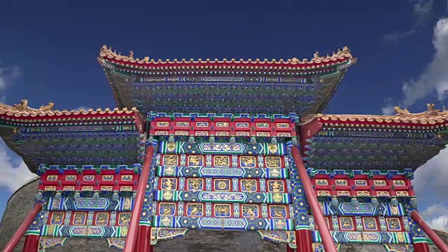 详情图-传统的中国古色古香的大门在北海公园——是一个皇家花园，在北京紫禁城的西北部，中国