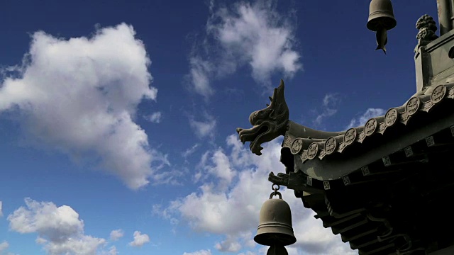 大雁塔，是一座佛教宝塔，位于中国陕西省西安南部