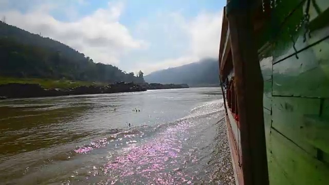 湄公河巡游，从缓慢的船，老挝北部从清洪到琅勃拉邦