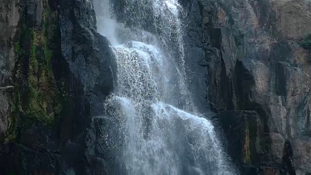 詳情圖-休·納洛克瀑布的視頻