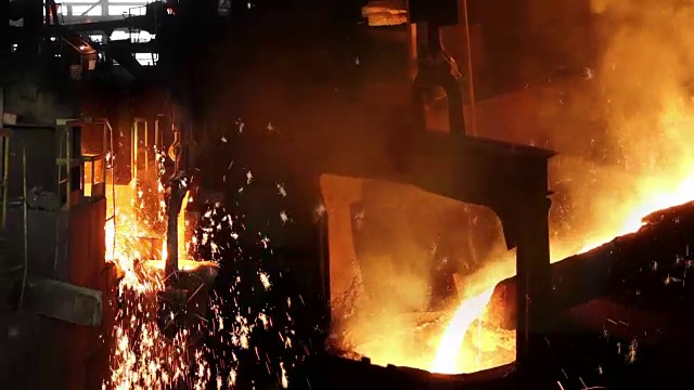 铸造中的努力工作