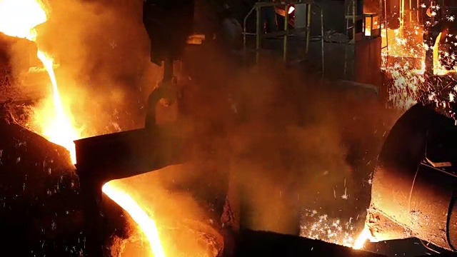 铸造中的努力工作