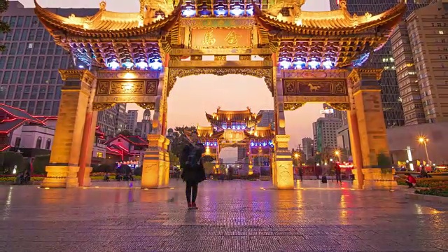 牌坊是中国云南省昆明市的传统建筑，也是昆明市的象征