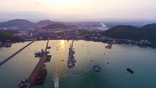 渔村沿岸的吉迪港
