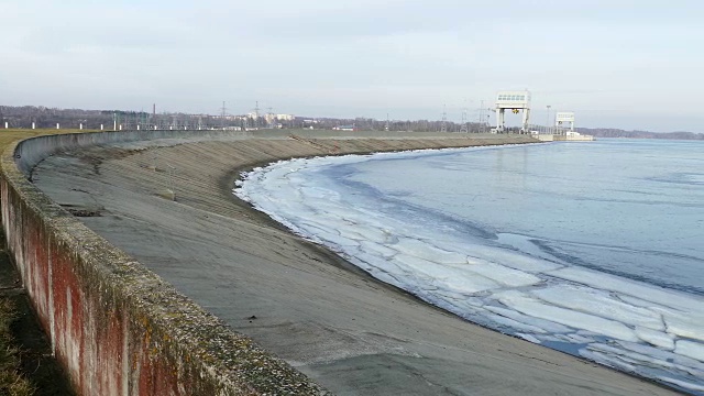 水电站坝