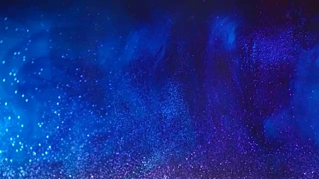 溶于水的蓝色墨水