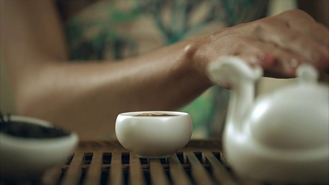 传统的喝茶。传统茶道的工艺准备