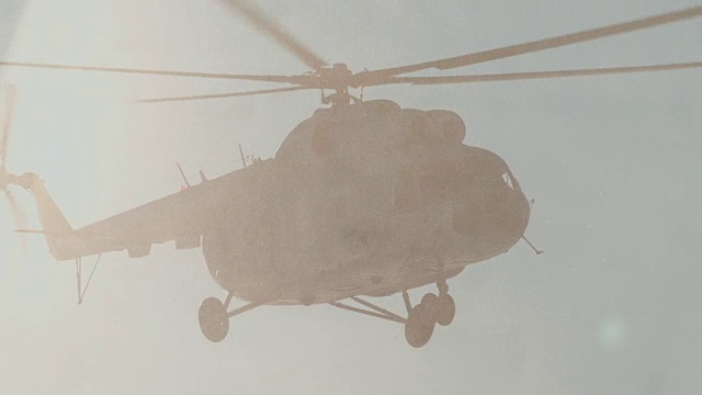 米-8直升机在空中