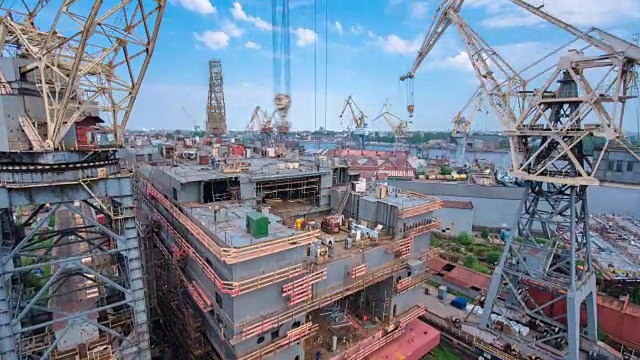在造船廠建造船的時間延遲