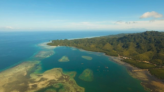 鸟瞰图热带泻湖，大海，海滩。热带岛屿。保和、菲律宾