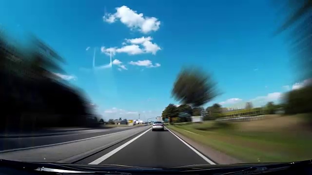 Dash Cam乡村道路良好天气驾驶POV快速运动，波兰欧洲