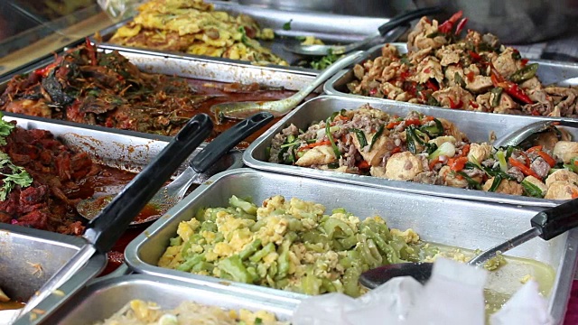 米饭和咖喱，泰国菜