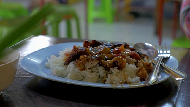 香脆肉饭;中国菜，泰国街头菜