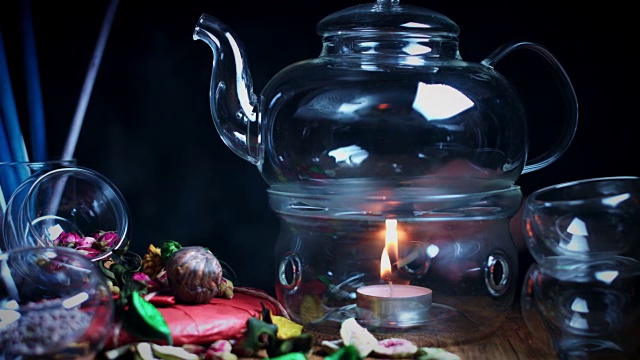 4k经典玻璃茶壶和蜡烛