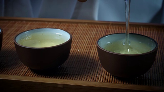 详情图-4k日本茶道，倒杯特写