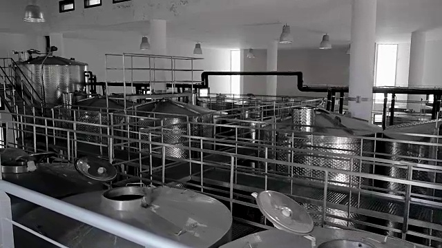 详情图-现代酒窖与不锈钢罐