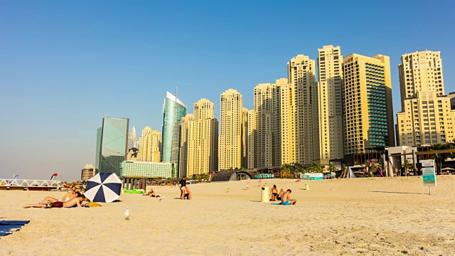 阿拉伯联合酋长国阳光著名的迪拜码头海滩湾全景4k时间流逝
