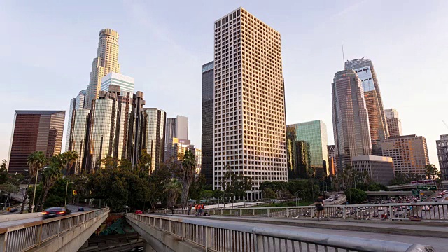 洛杉矶市中心，加利福尼亚州，日日夜夜，延时建筑和交通
