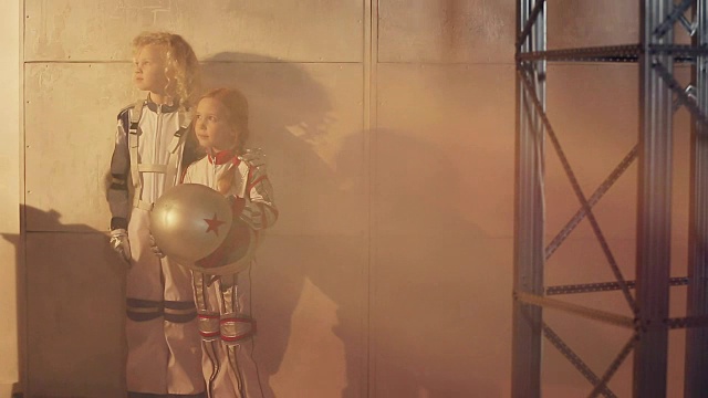 詳情圖-兩個(gè)小女孩宇航員