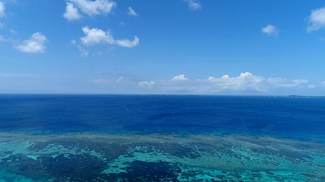 日本冲绳美丽的海景