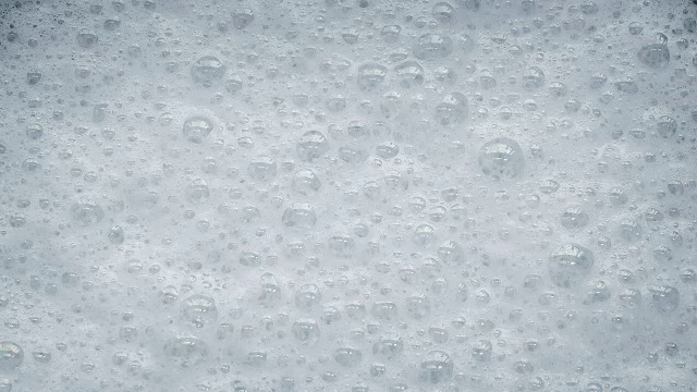 白色泡沫和气泡
