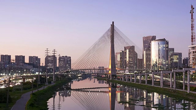 詳情圖-圣保羅市的懸索橋。