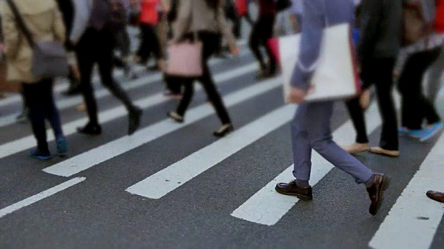 繁忙的纽约的行人。美国市长城市。